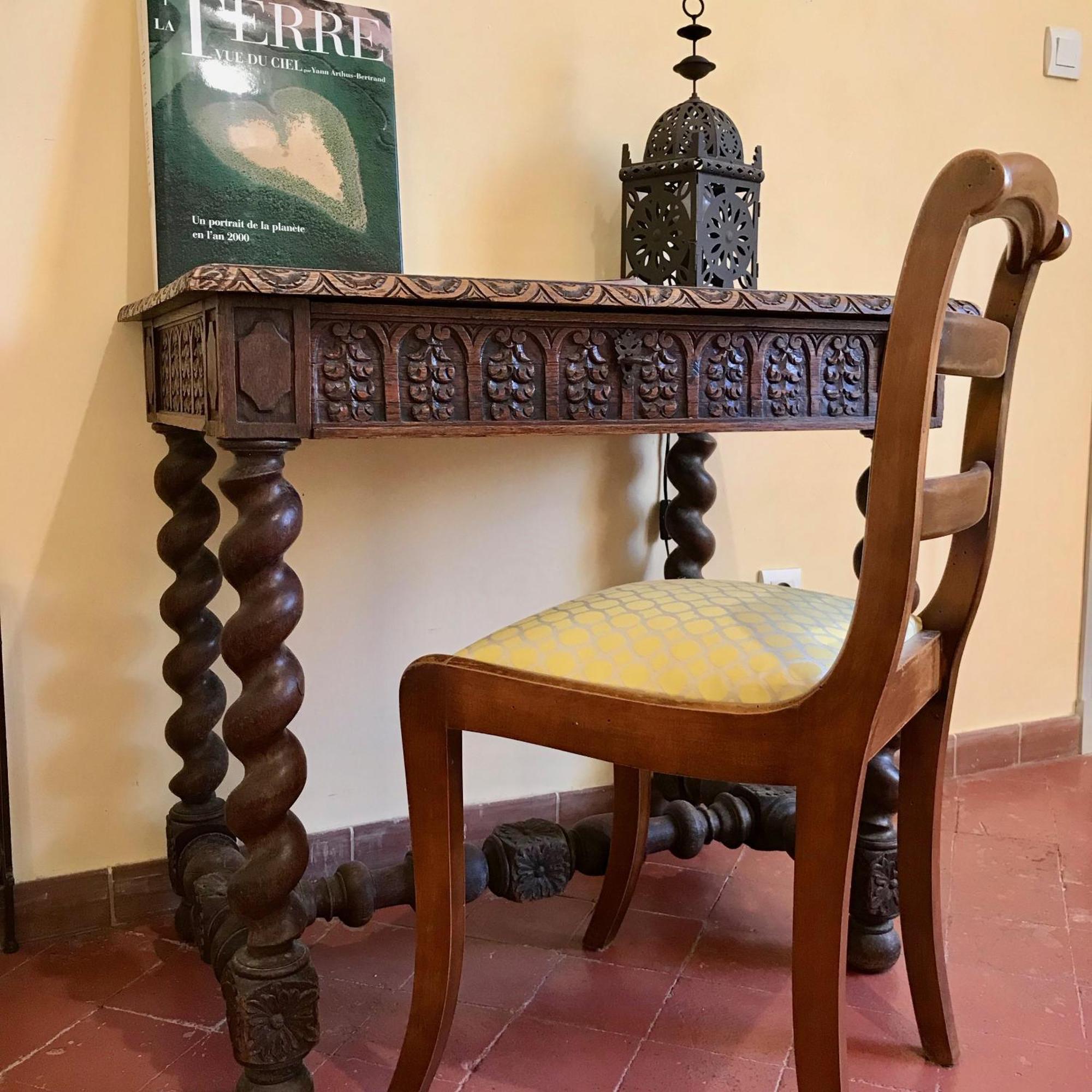 Hotel Fontaine Des Magnarelles Althen-des-Paluds Zimmer foto